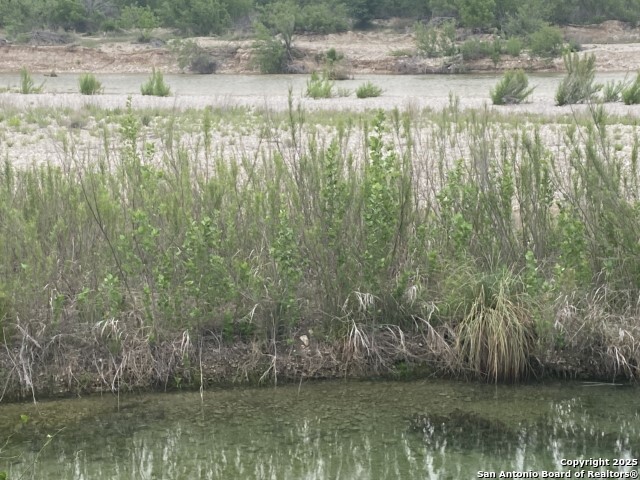 Listing photo id 3 for 1331 Private Road 2415
