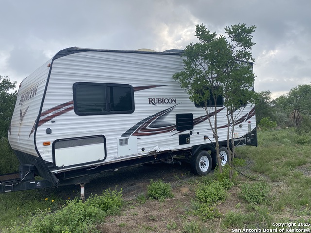 Listing photo id 6 for 1331 Private Road 2415