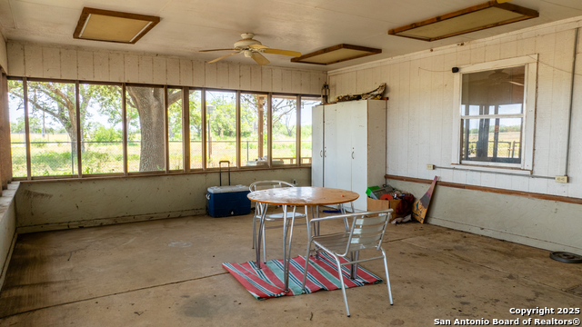 Listing photo id 3 for 4843 Fm 1436