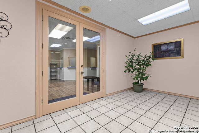 Listing photo id 2 for 16410 Blanco Ste 5 5