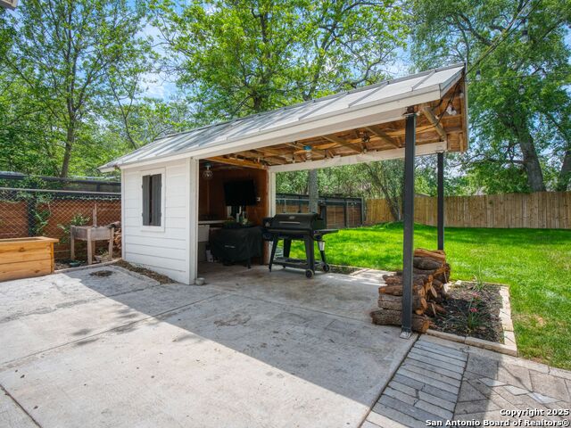 Image 14 of 27 For 235 Hidalgo Ave N