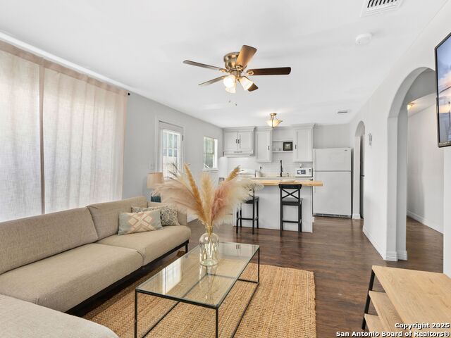Image 17 of 27 For 235 Hidalgo Ave N