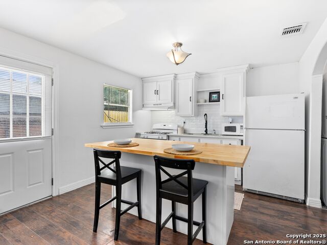 Image 19 of 27 For 235 Hidalgo Ave N
