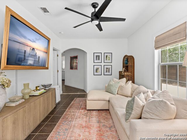 Image 2 of 27 For 235 Hidalgo Ave N