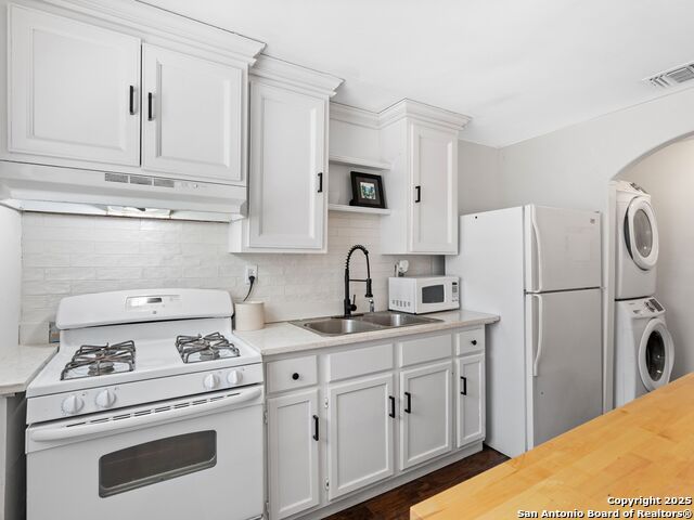 Image 20 of 27 For 235 Hidalgo Ave N