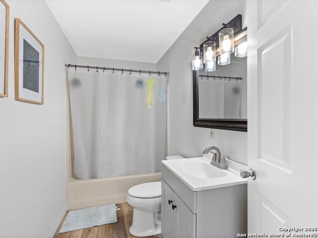 Image 23 of 27 For 235 Hidalgo Ave N