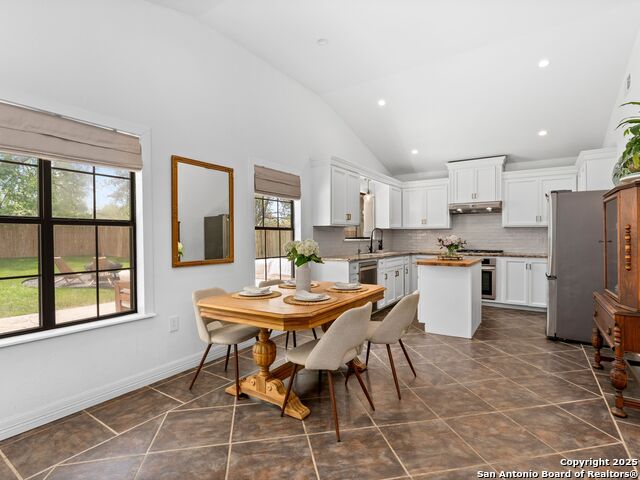 Image 3 of 27 For 235 Hidalgo Ave N