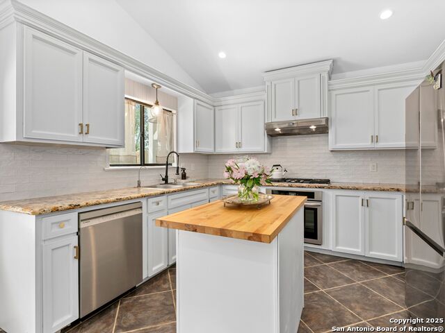 Image 4 of 27 For 235 Hidalgo Ave N