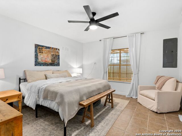 Image 6 of 27 For 235 Hidalgo Ave N
