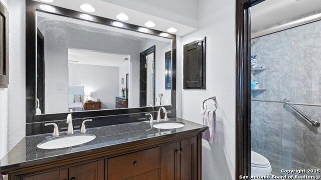 Listing photo id 12 for 8422 Timber Crest