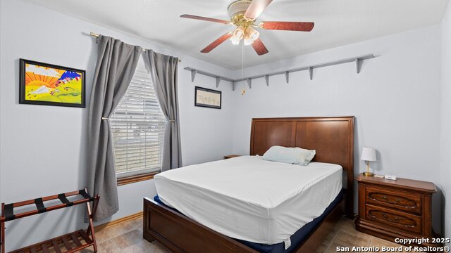 Listing photo id 13 for 8422 Timber Crest