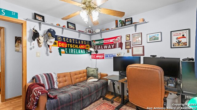 Listing photo id 17 for 8422 Timber Crest