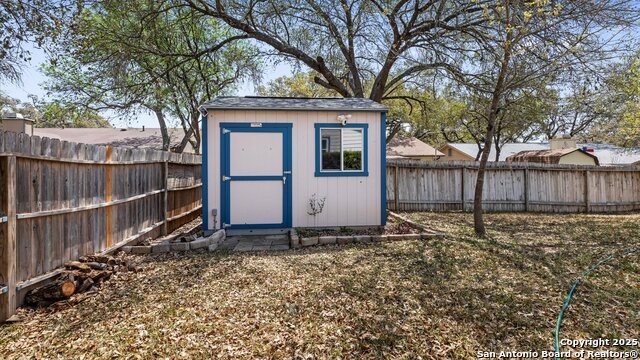 Listing photo id 24 for 8422 Timber Crest