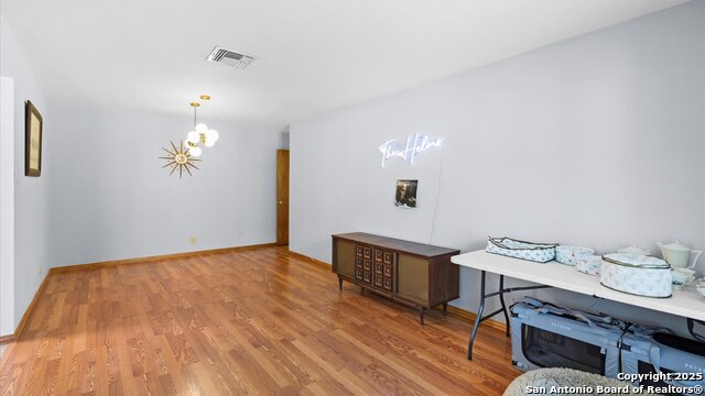 Listing photo id 5 for 8422 Timber Crest