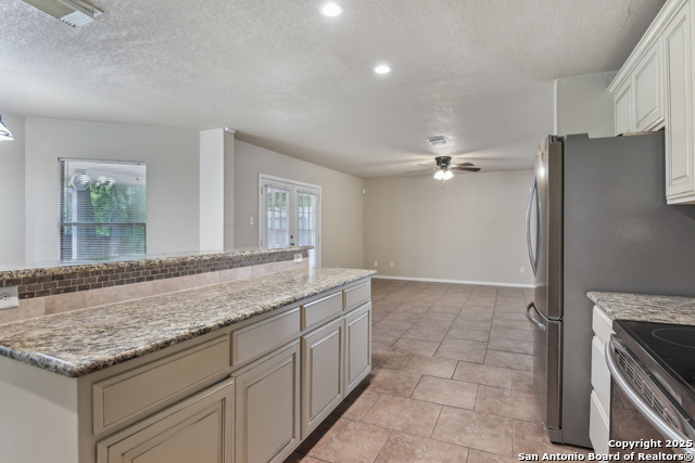 Listing photo id 13 for 2717 Westover