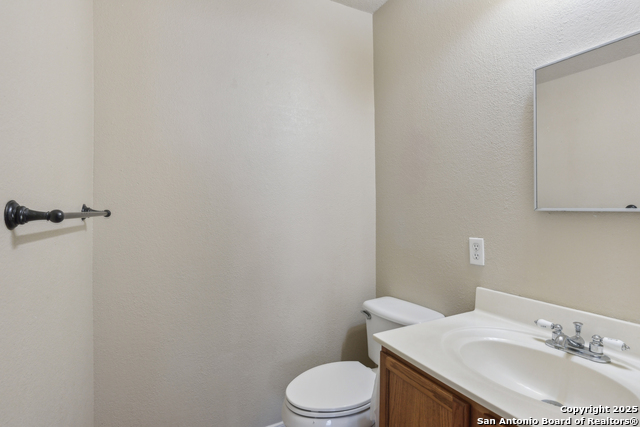 Listing photo id 14 for 2717 Westover