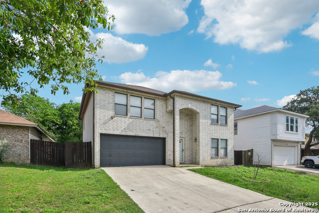 Listing photo id 0 for 2717 Westover