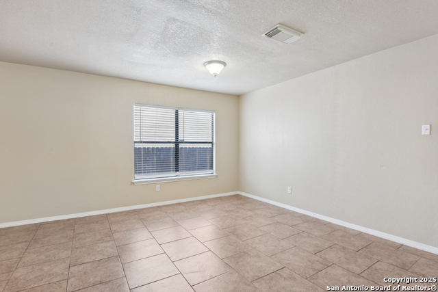 Listing photo id 21 for 2717 Westover