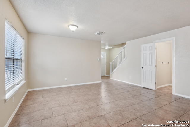 Listing photo id 22 for 2717 Westover