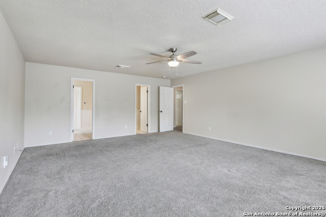 Listing photo id 32 for 2717 Westover