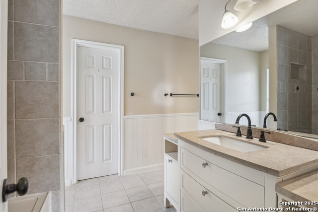 Listing photo id 35 for 2717 Westover
