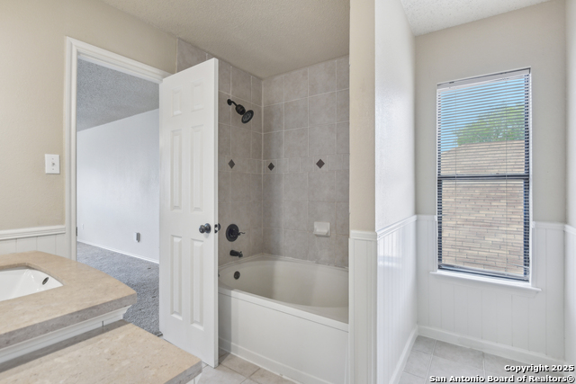 Listing photo id 37 for 2717 Westover