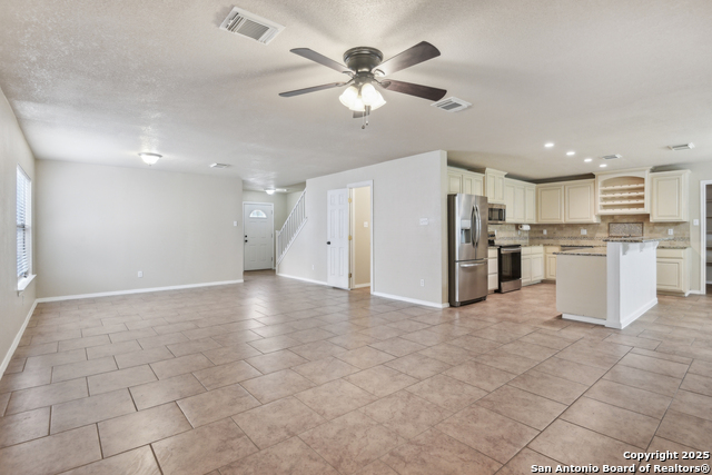 Listing photo id 2 for 2717 Westover