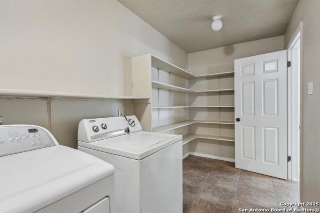 Listing photo id 41 for 2717 Westover