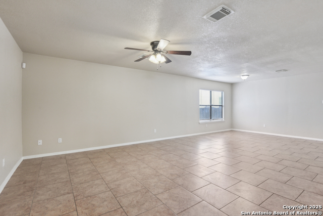 Listing photo id 3 for 2717 Westover