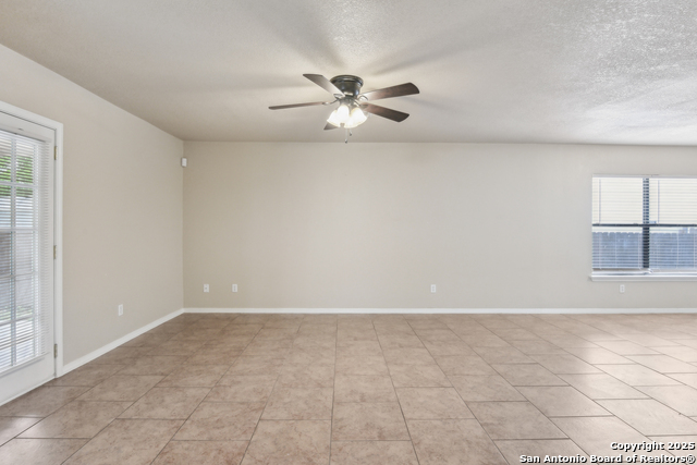 Listing photo id 6 for 2717 Westover