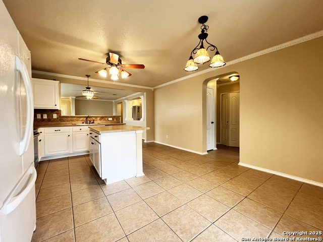 Listing photo id 11 for 8840 Staghorn