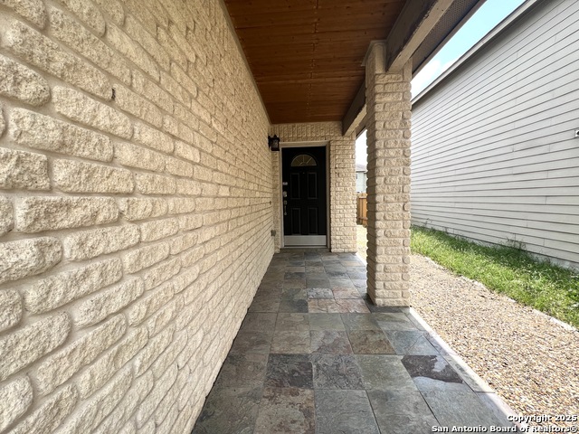 Listing photo id 3 for 8840 Staghorn