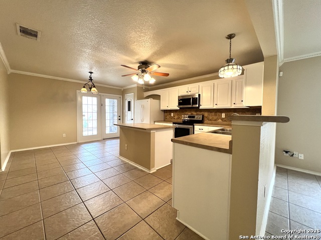 Listing photo id 7 for 8840 Staghorn
