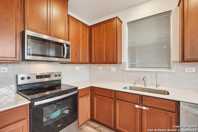 Image 14 of 41 For 10643 Military Dr. Unit 6 W