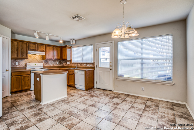 Listing photo id 8 for 11606 Wood Harbor