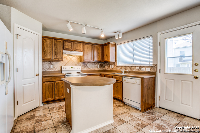 Listing photo id 10 for 11606 Wood Harbor