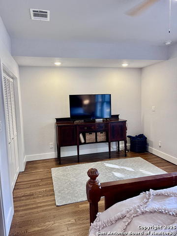 Image 22 of 27 For 612 Mulberry E