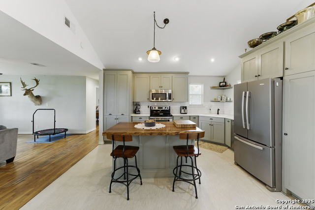 Image 15 of 45 For 366 Arrow