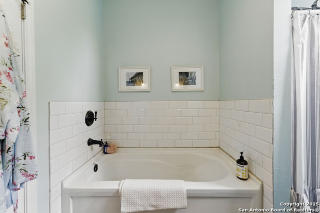 Image 30 of 45 For 366 Arrow