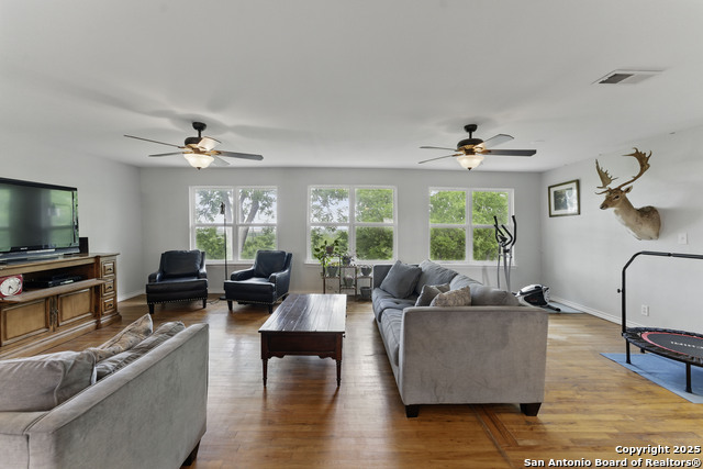 Image 5 of 45 For 366 Arrow