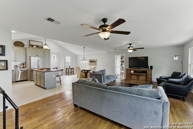 Image 8 of 45 For 366 Arrow