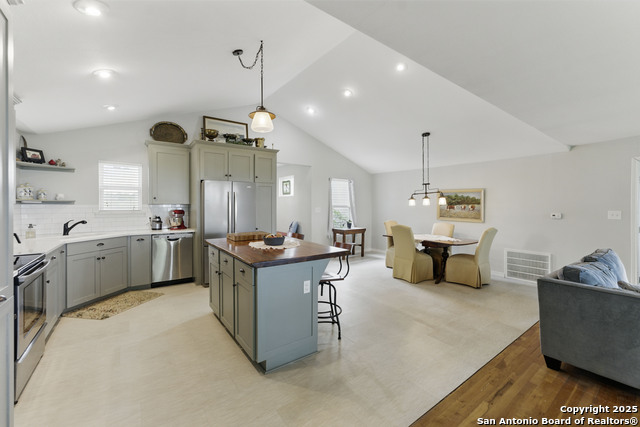 Image 9 of 45 For 366 Arrow