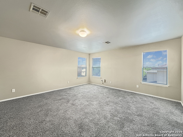 Listing photo id 8 for 1754 Barking Wolf