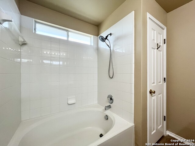 Listing photo id 11 for 1754 Barking Wolf