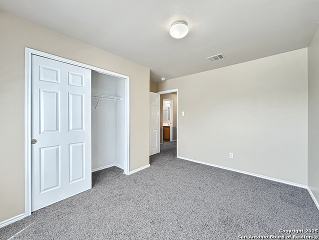 Listing photo id 14 for 1754 Barking Wolf