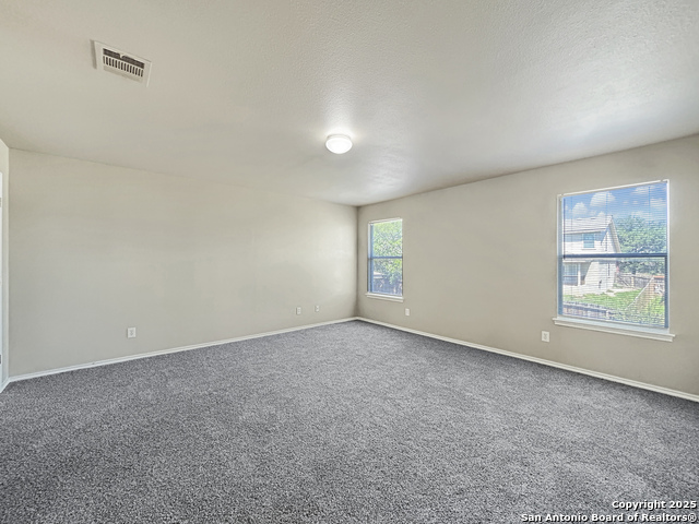 Listing photo id 17 for 1754 Barking Wolf