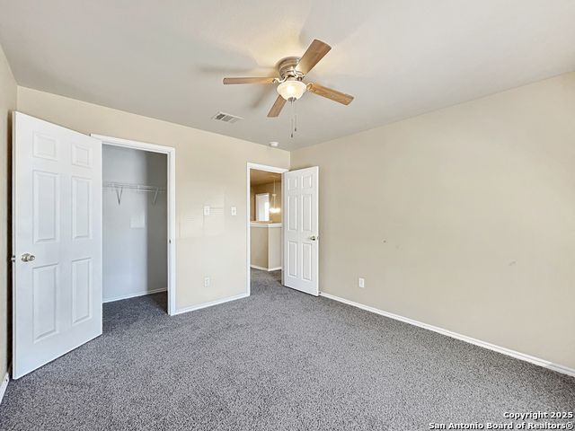 Listing photo id 18 for 1754 Barking Wolf