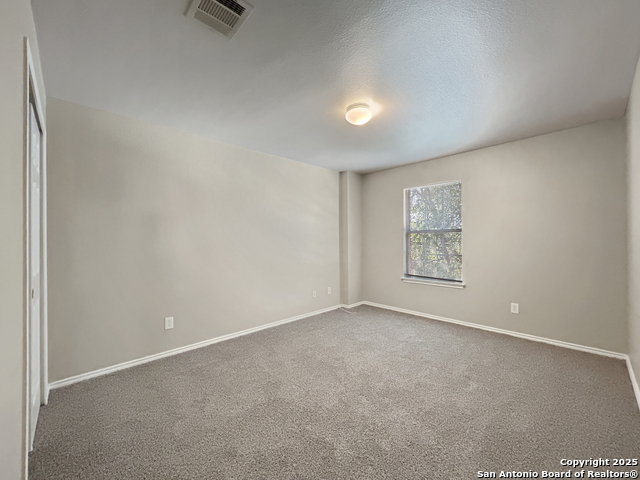 Listing photo id 20 for 1754 Barking Wolf