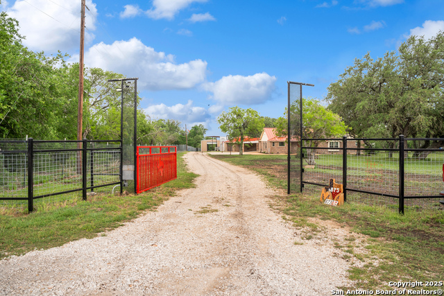 Details for 873 County Road 375, San Antonio, TX 78253