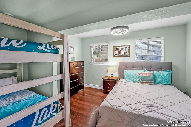 Listing photo id 10 for 707 Park Shores
